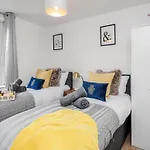 Stunning 2-Bed Apt - Free Parking - Camden - Central - Zoo - Shop - Events